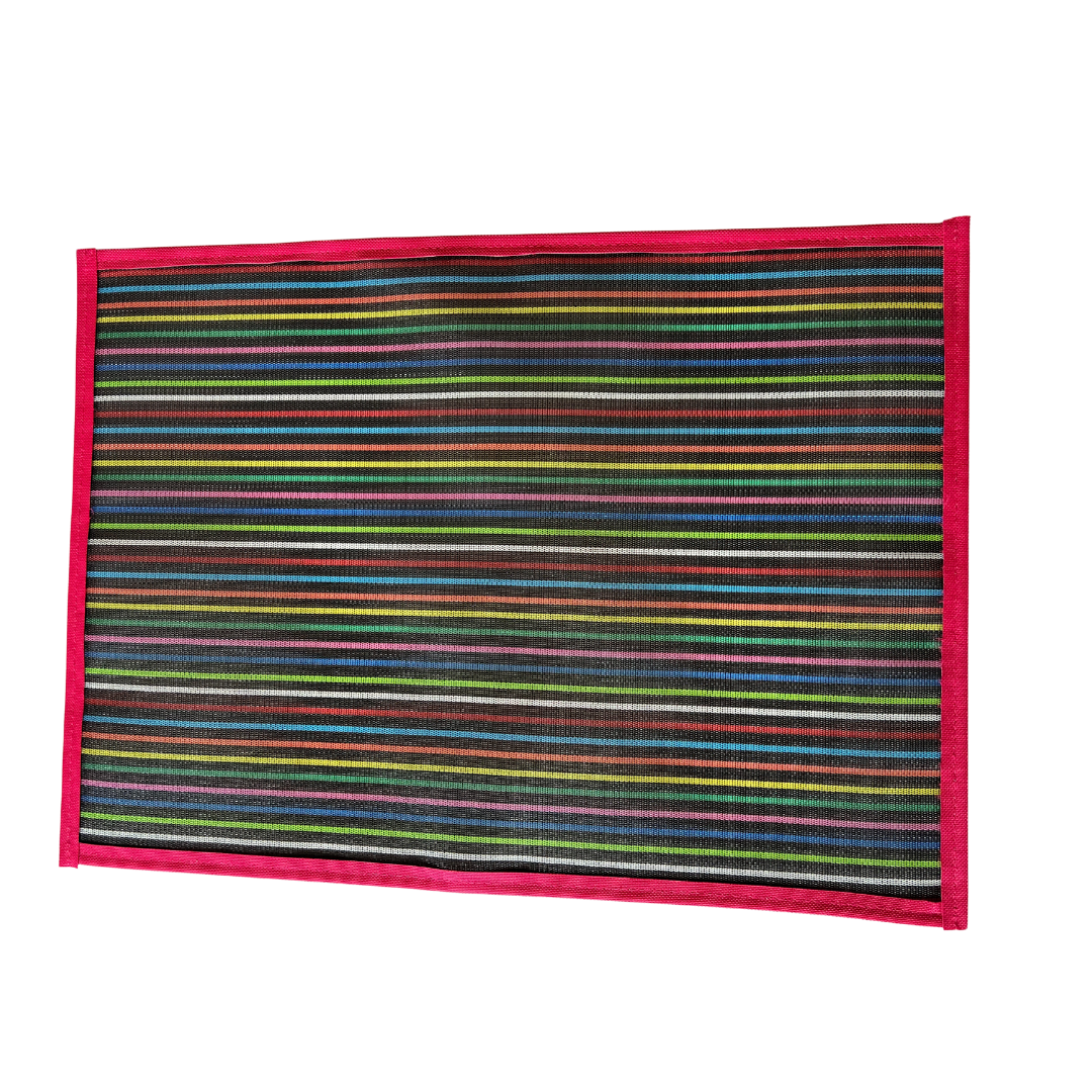 Mantel individual negro con rayas y orilla rosa Azafranto